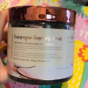 Manna Kadar Champagne Charcoal Scrub